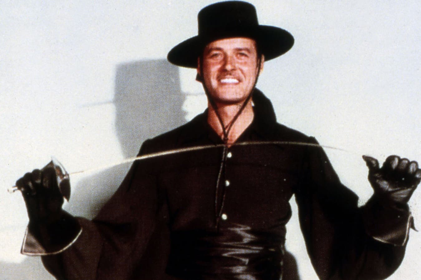 10 de octubre de 1957 Primera transmisión de la serie televisiva 'El Zorro' 10 de octubre de 1957 Primera transmisión de la serie televisiva 'El Zorro'