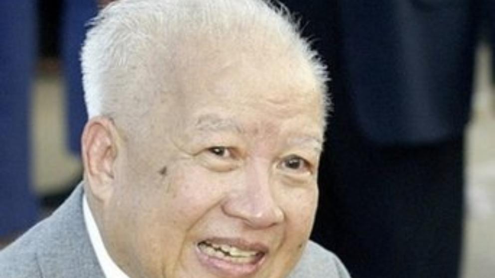 7 de octubre de 2004: Abdica el rey de Camboya Enterate24.com