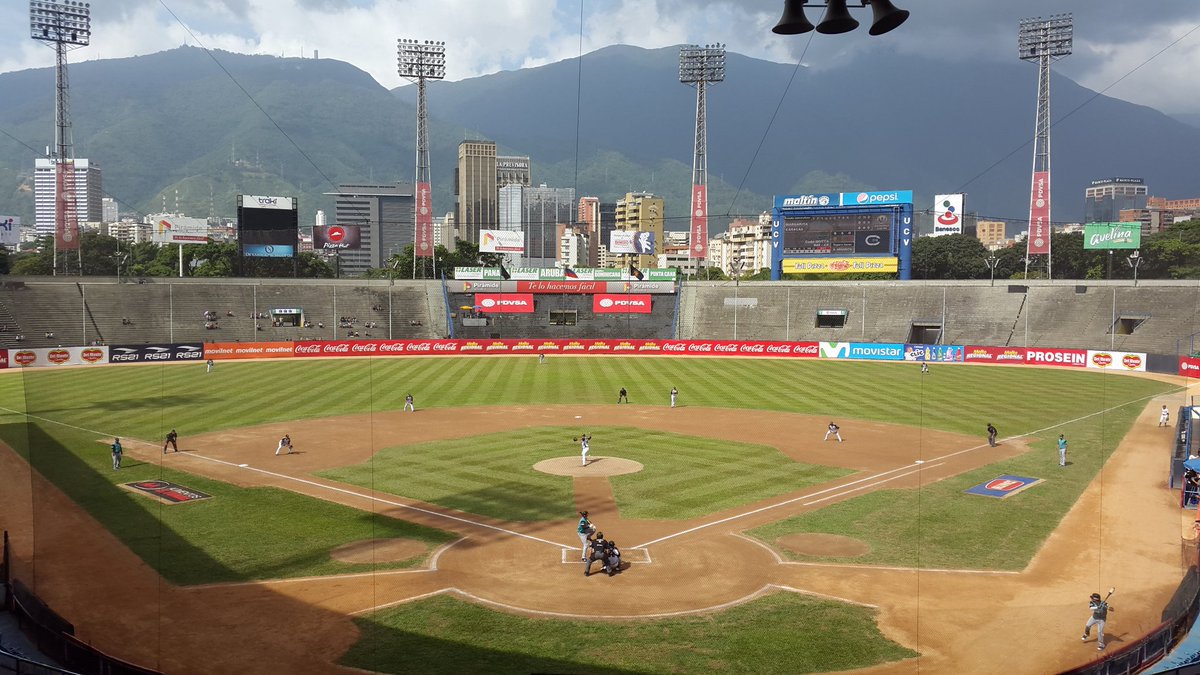 1951: Un día como hoy se inaugura el Estadio Universitario de Caracas -  Enterate24.com